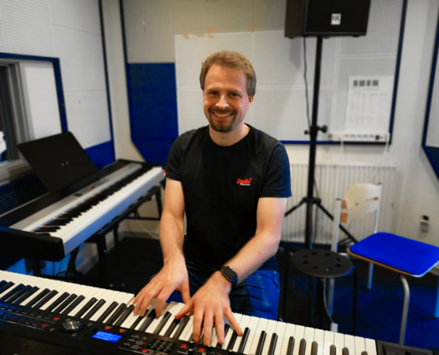 Mand med keyboard